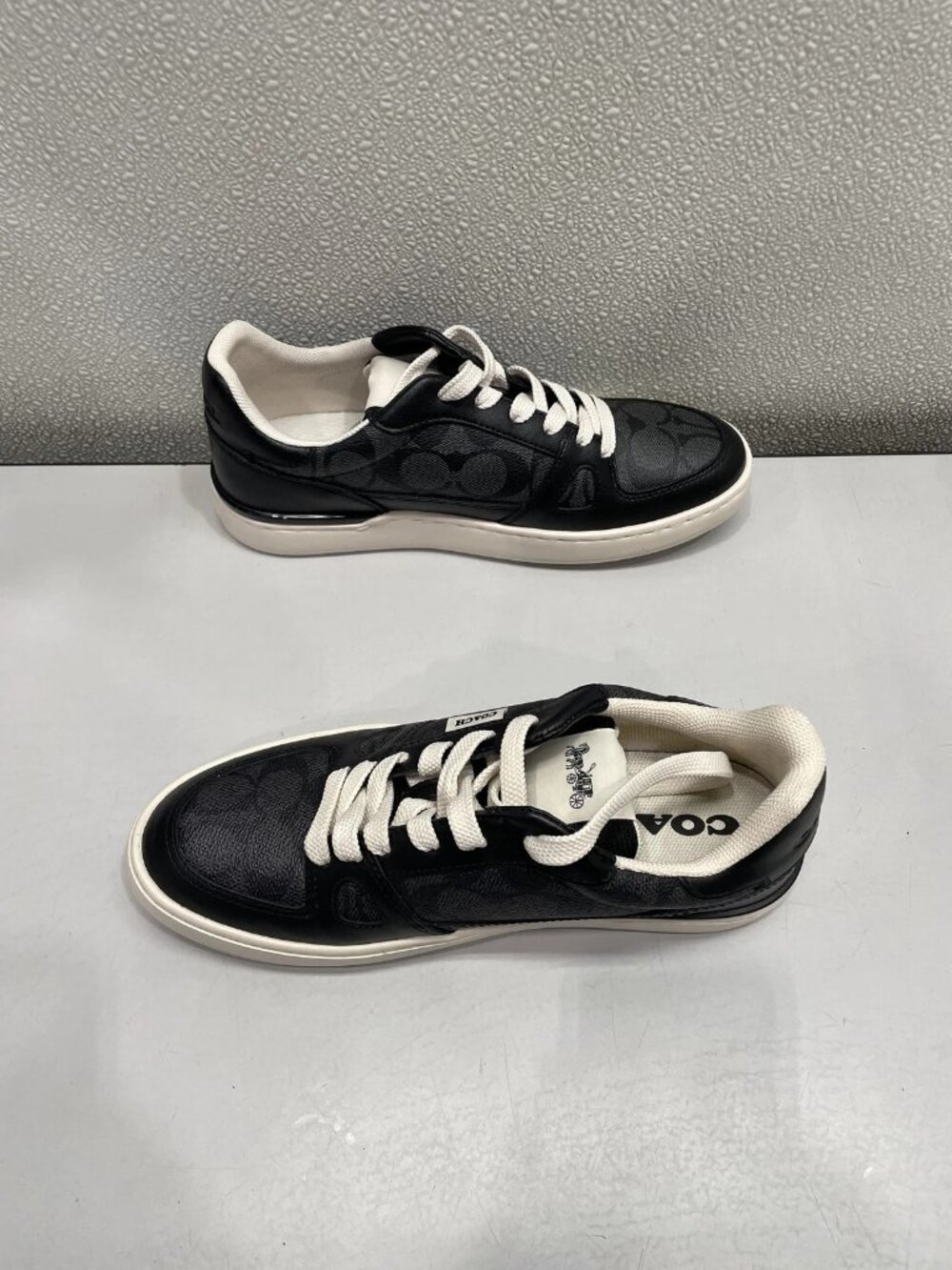 Coach Clip Court Low Top Sneaker In Signature Canvas Women's US 7.5B, Black - Picture 2 of 10
